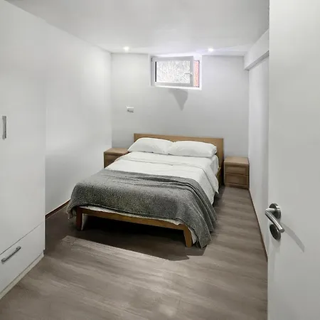 Modern House With Outdoor Area And Free Parking Apartment *