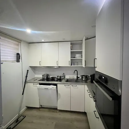 Modern House With Outdoor Area And Free Parking Apartment *