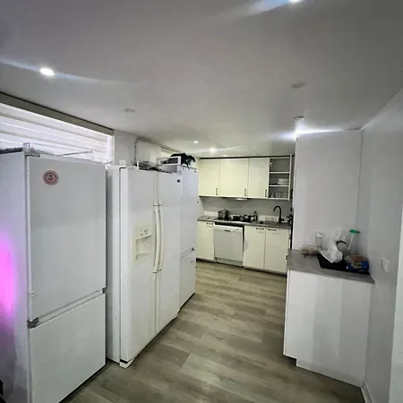 Modern House With Outdoor Area And Free Parking Apartment *