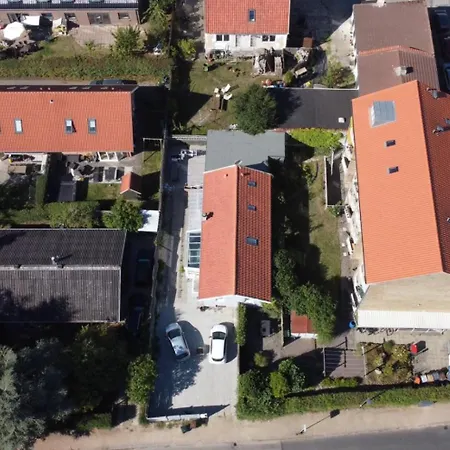 Modern House With Outdoor Area And Free Parking