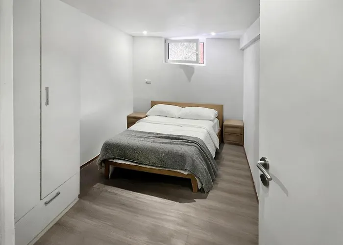 Modern House With Outdoor Area And Free Parking Apartment *