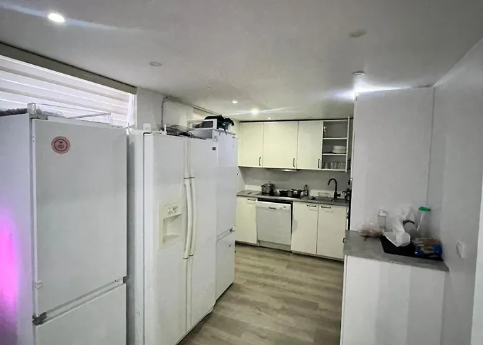 Modern House With Outdoor Area And Free Parking Apartment *