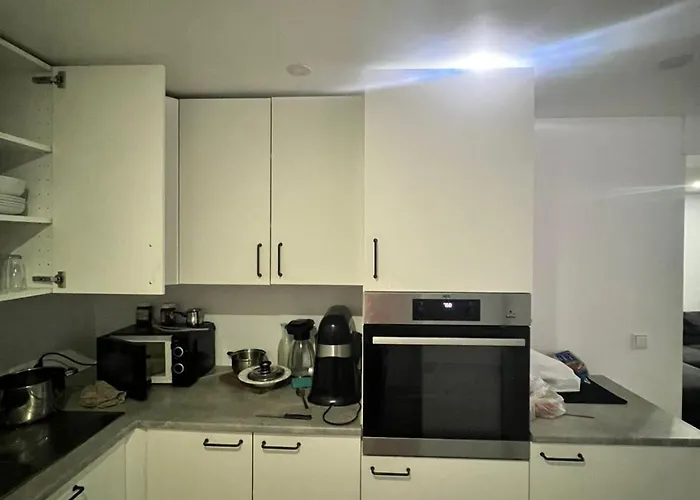 Apartment Modern House With Outdoor Area And Free Parking *