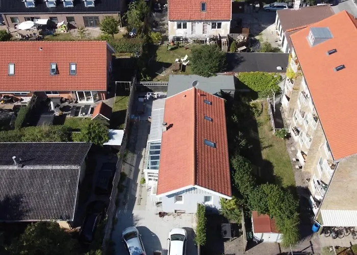 Apartment Modern House With Outdoor Area And Free Parking